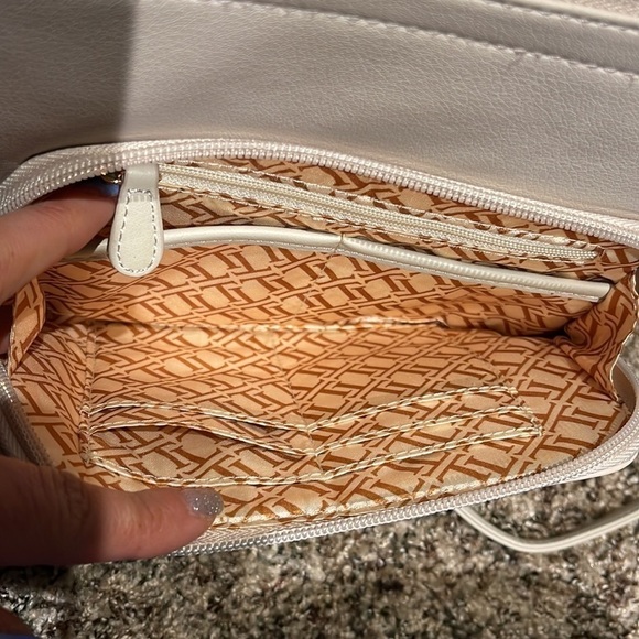 tignanello crossbody strap handbag - Picture 7 of 12